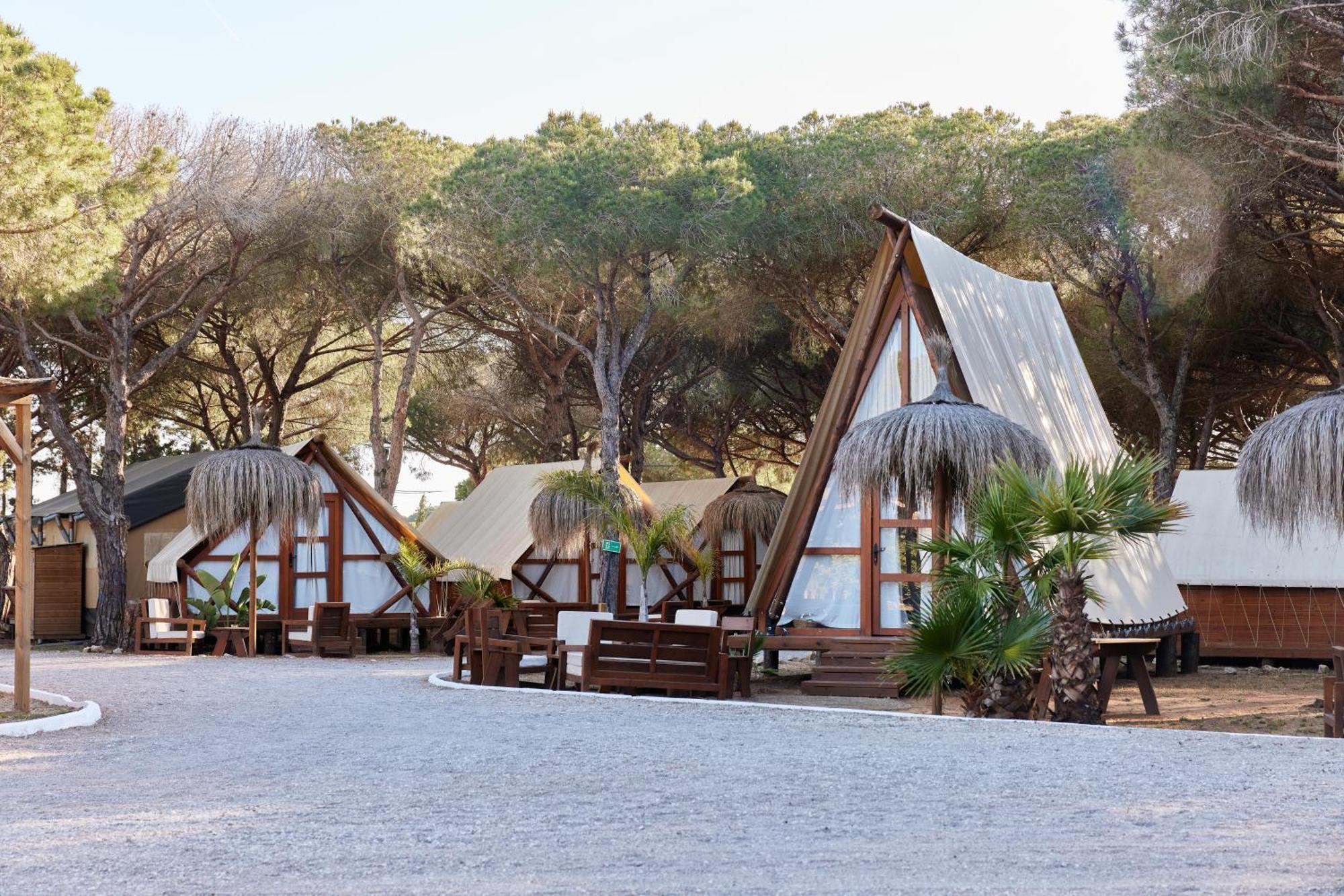 Taiga Conil Hotell Conil De La Frontera Exteriör bild
