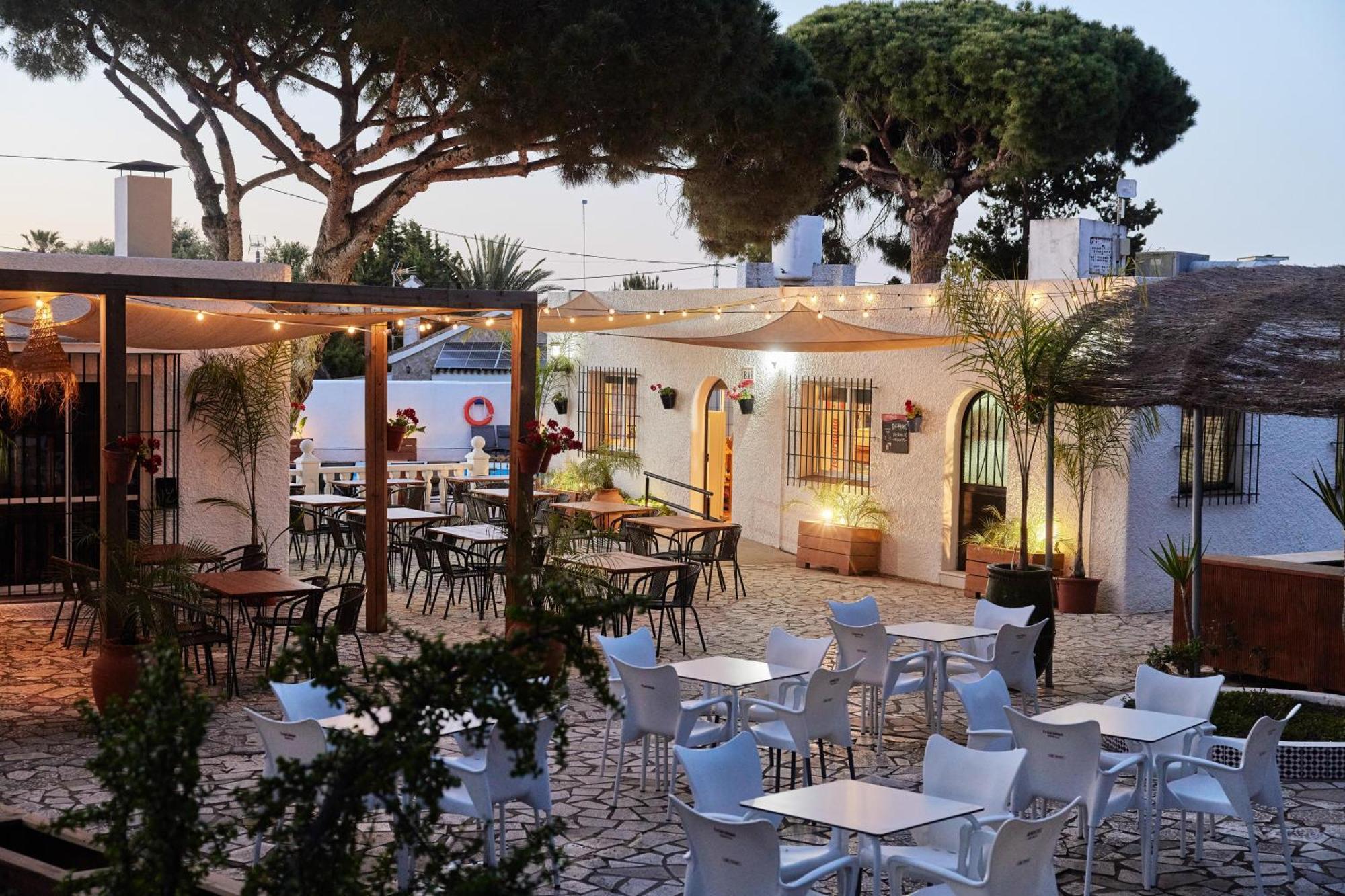 Taiga Conil Hotell Conil De La Frontera Exteriör bild